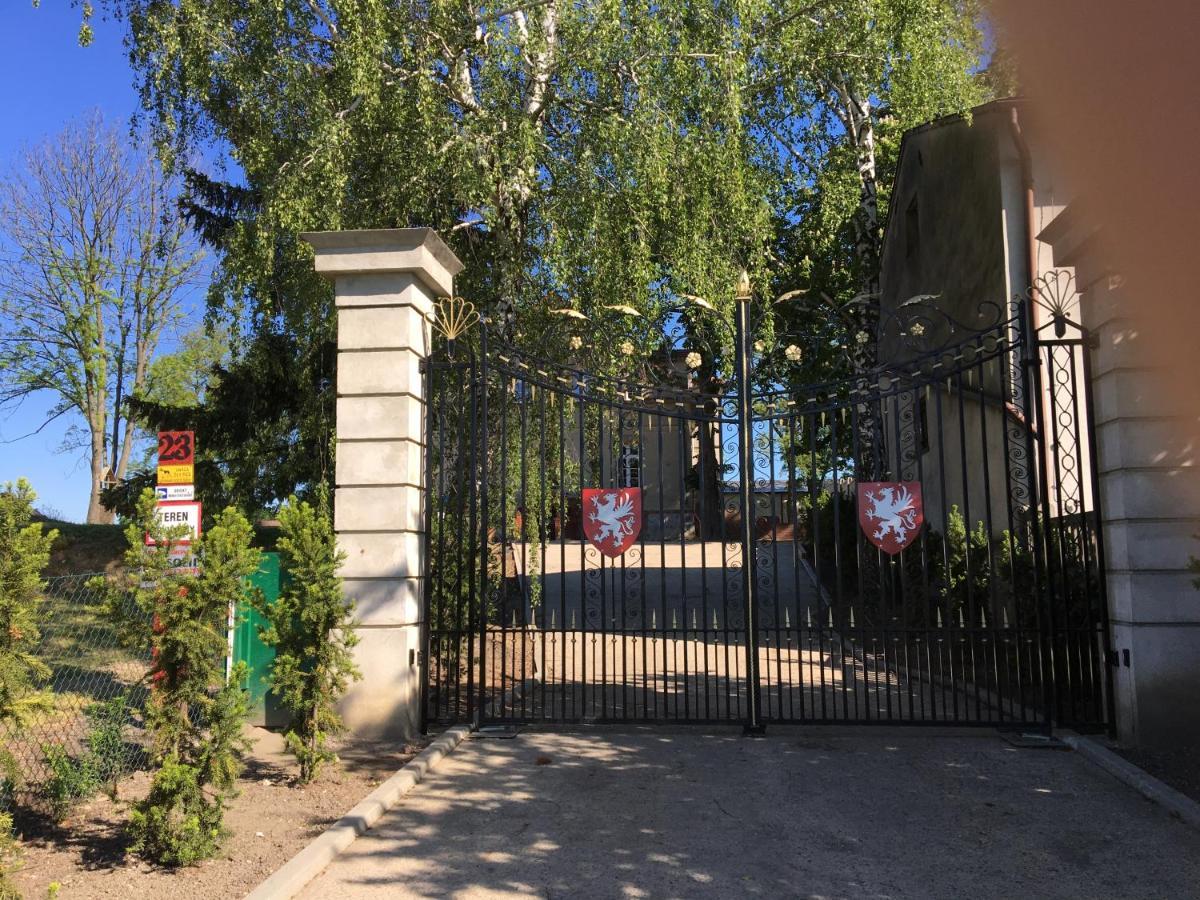 Palac Osowo Gostynskie Екстер'єр фото